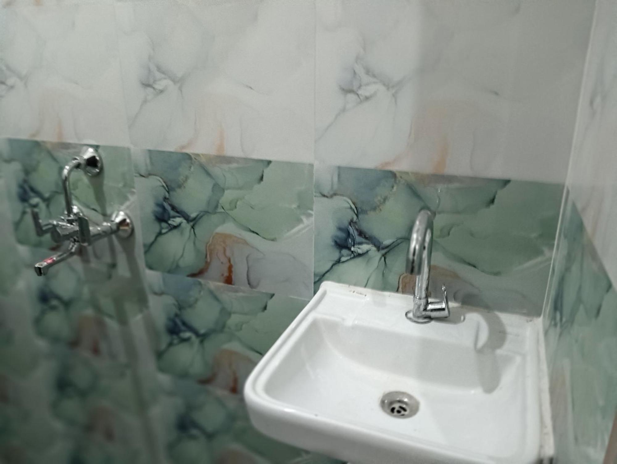 Kedar Guest House Ayodhya Kültér fotó