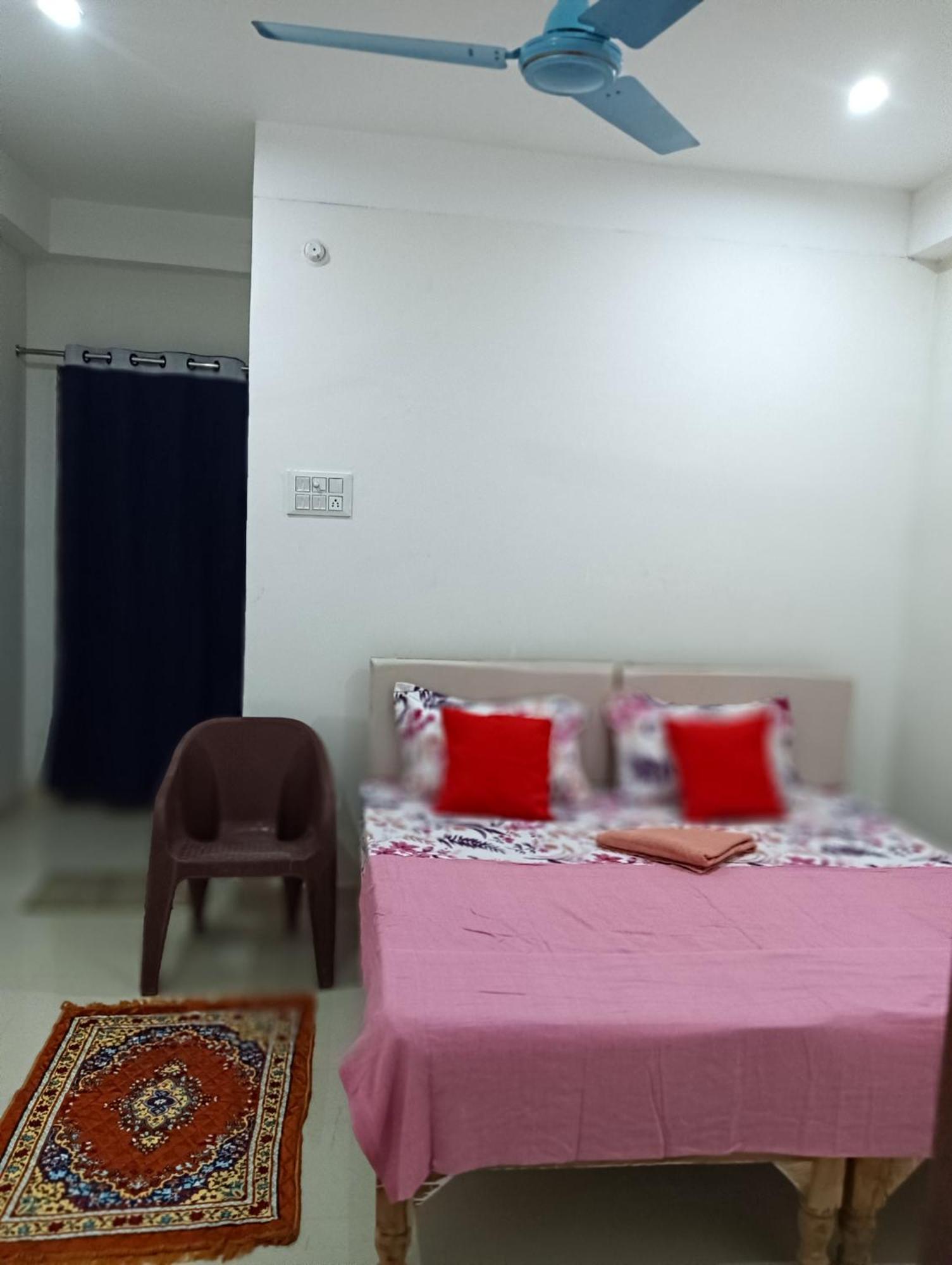 Kedar Guest House Ayodhya Kültér fotó