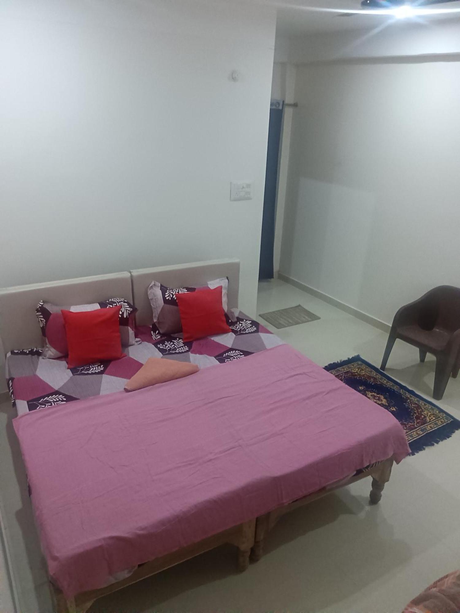 Kedar Guest House Ayodhya Kültér fotó